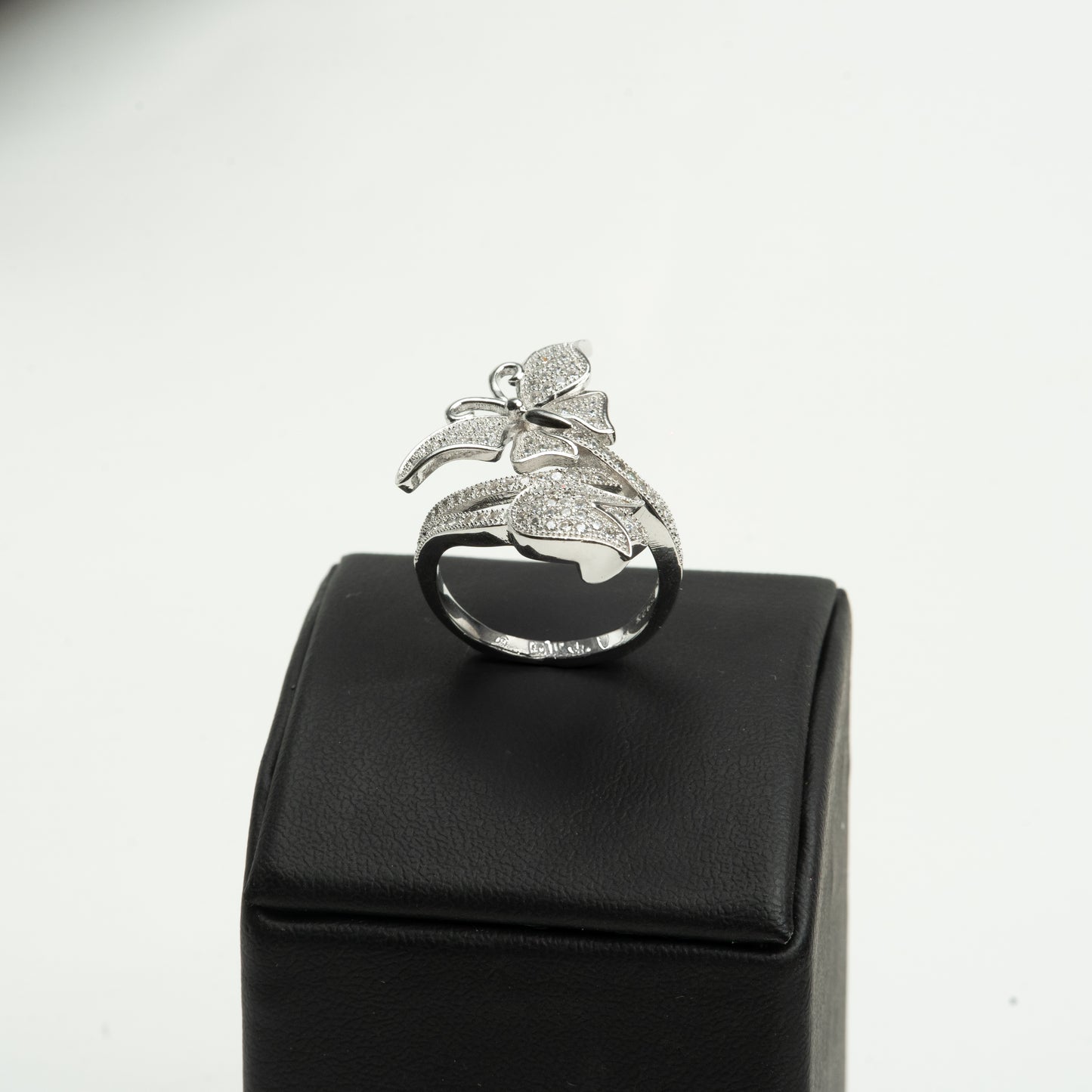 “Mystique” ring