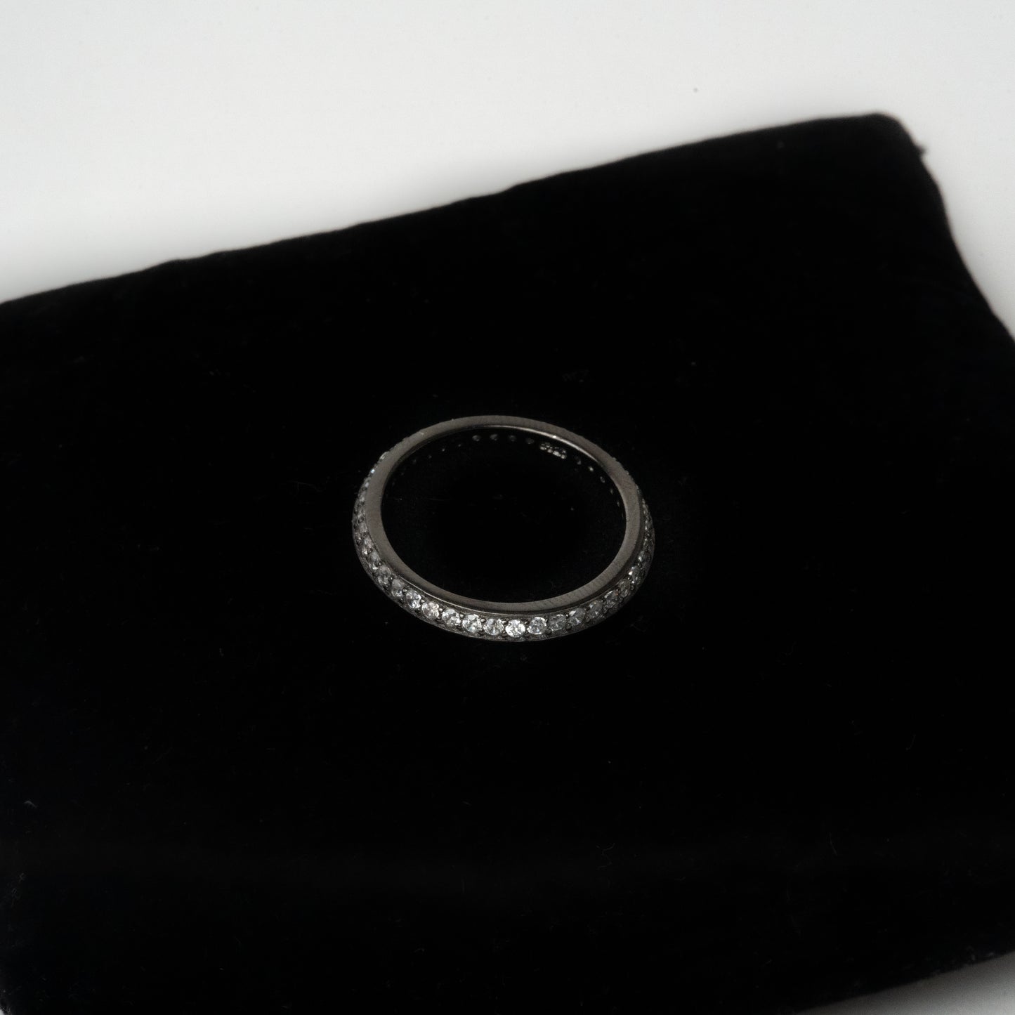 “Loop” ring