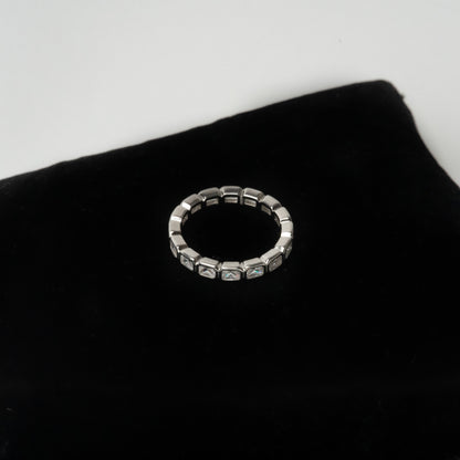 “Frame” ring